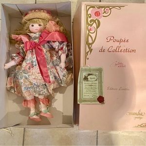 NWT Christine et Cecile Mundia Limited Edition Poupee de Collection Rosalie